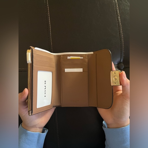 Coach Wallet - Picture 5 of 7